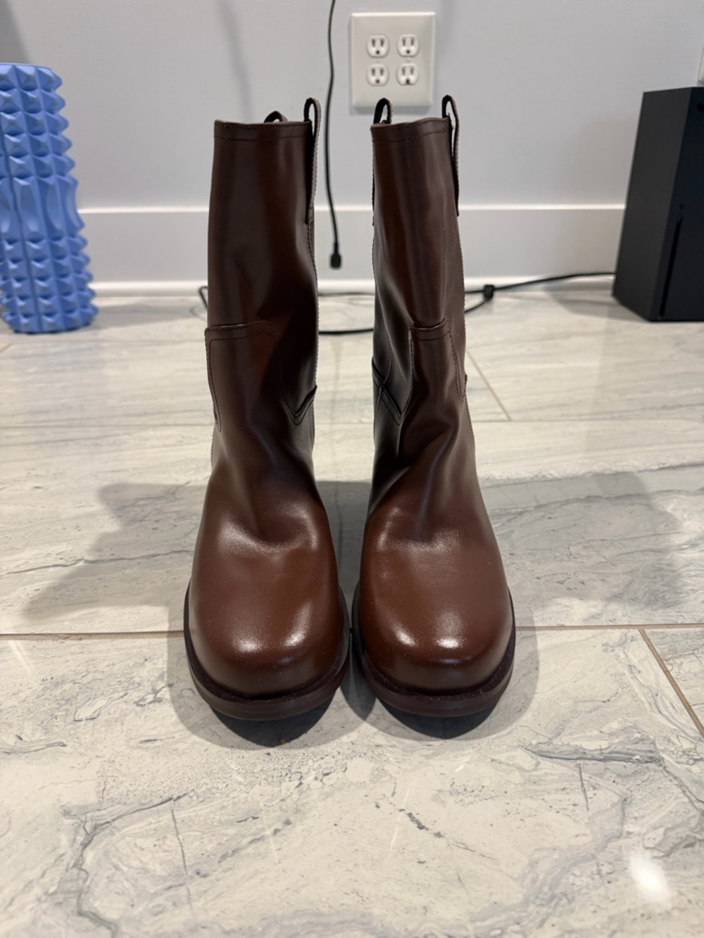 Classic Brown Leather Mid-Calf Boots - Picture 2 of 8